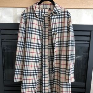 Burberry Lightweight Knee Length Rain Shell